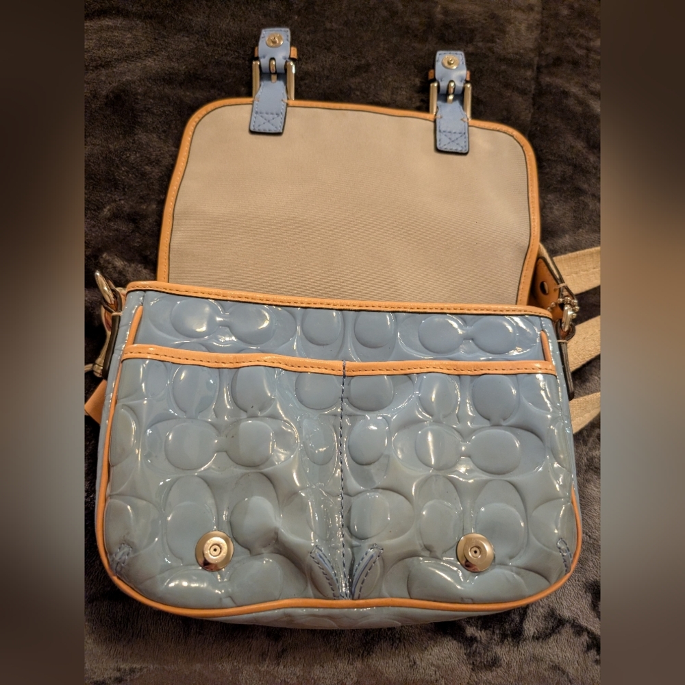 Coach patent Leather Quilted Blue and Tan Crossbody Bag In Good Shape! - Picture 3 of 11